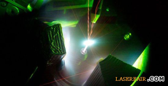 laser-820420.jpg 超強(qiáng)激光產(chǎn)生比太陽還熱的等離子體