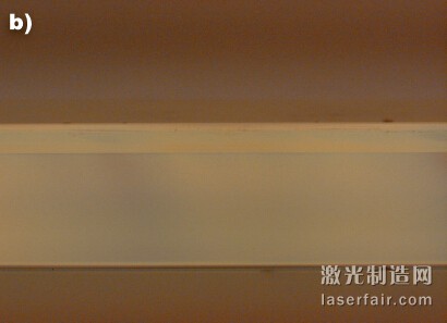 微分干涉相差顯微鏡下的0.77mm厚康寧 CT24玻璃的橫截面。使用CO2碳激光器 （約10μm）（a）切割的部件顯示了剩余應(yīng) 力，而使用CO激光器（約5μm）（b）切割 的部件則無(wú)缺陷。
