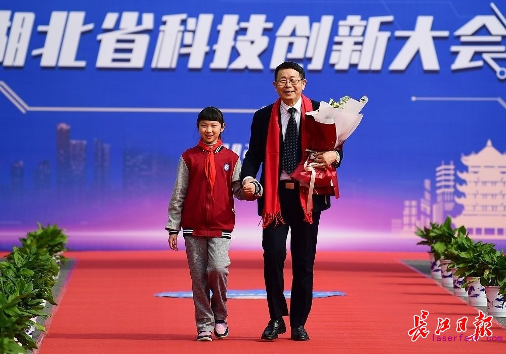 點(diǎn)擊查看高清原圖 點(diǎn)擊查看高清原圖