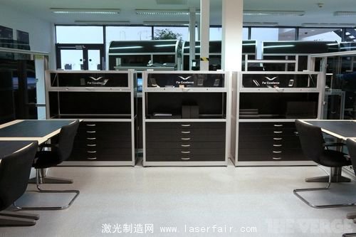一探Vertu總部究竟：最奢侈的手機是怎么造出來的？