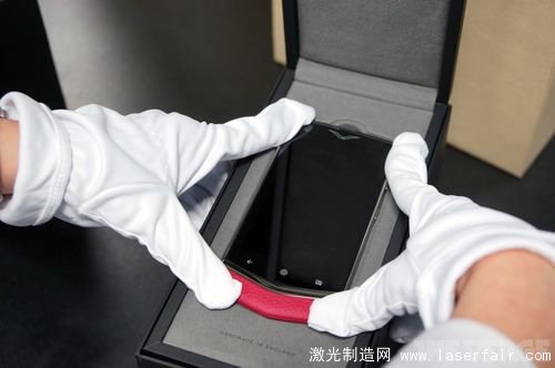 一探Vertu總部究竟：最奢侈的手機是怎么造出來的？