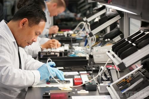 一探Vertu總部究竟：最奢侈的手機是怎么造出來的？