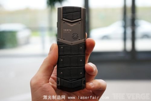 一探Vertu總部究竟：最奢侈的手機是怎么造出來的？