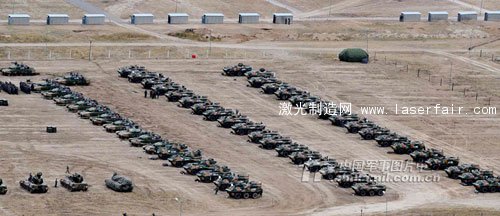 美：殲10掛裝激光制導炸彈十分適合反恐戰(zhàn)場