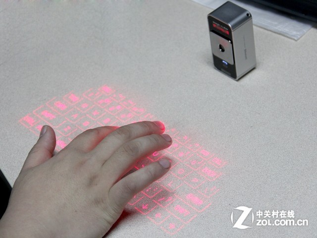 科技照亮生活 虛擬激光鍵盤(pán)的前世今生 別用太平洋的圖，，換成ZOL的吧 